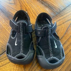 Nike toddler sandals